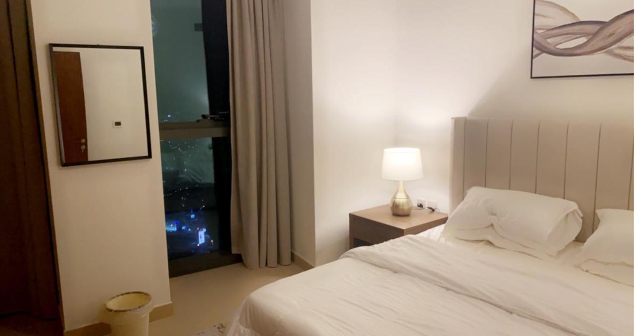 Amakin Burj Vista Tower 1 Apartment