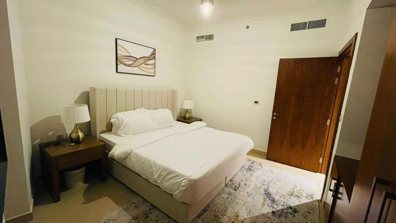 Apartment Amakin Burj Vista Tower 1
