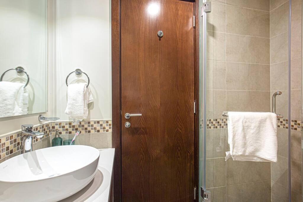 Vera Residences Business Bay Apartment *