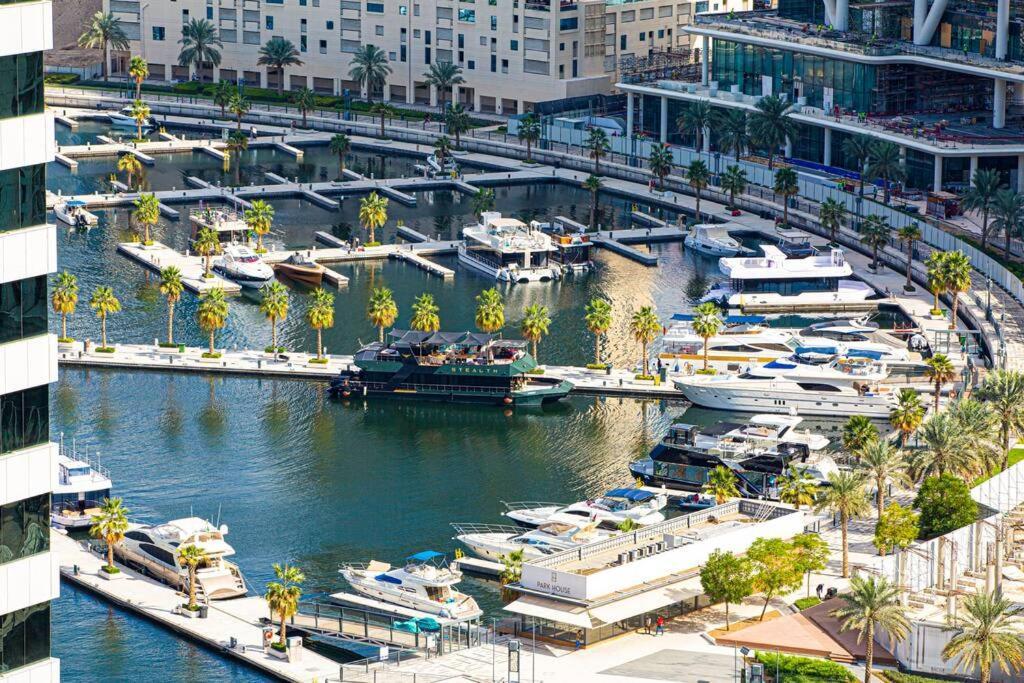 Vera Residences Business Bay Apartment *