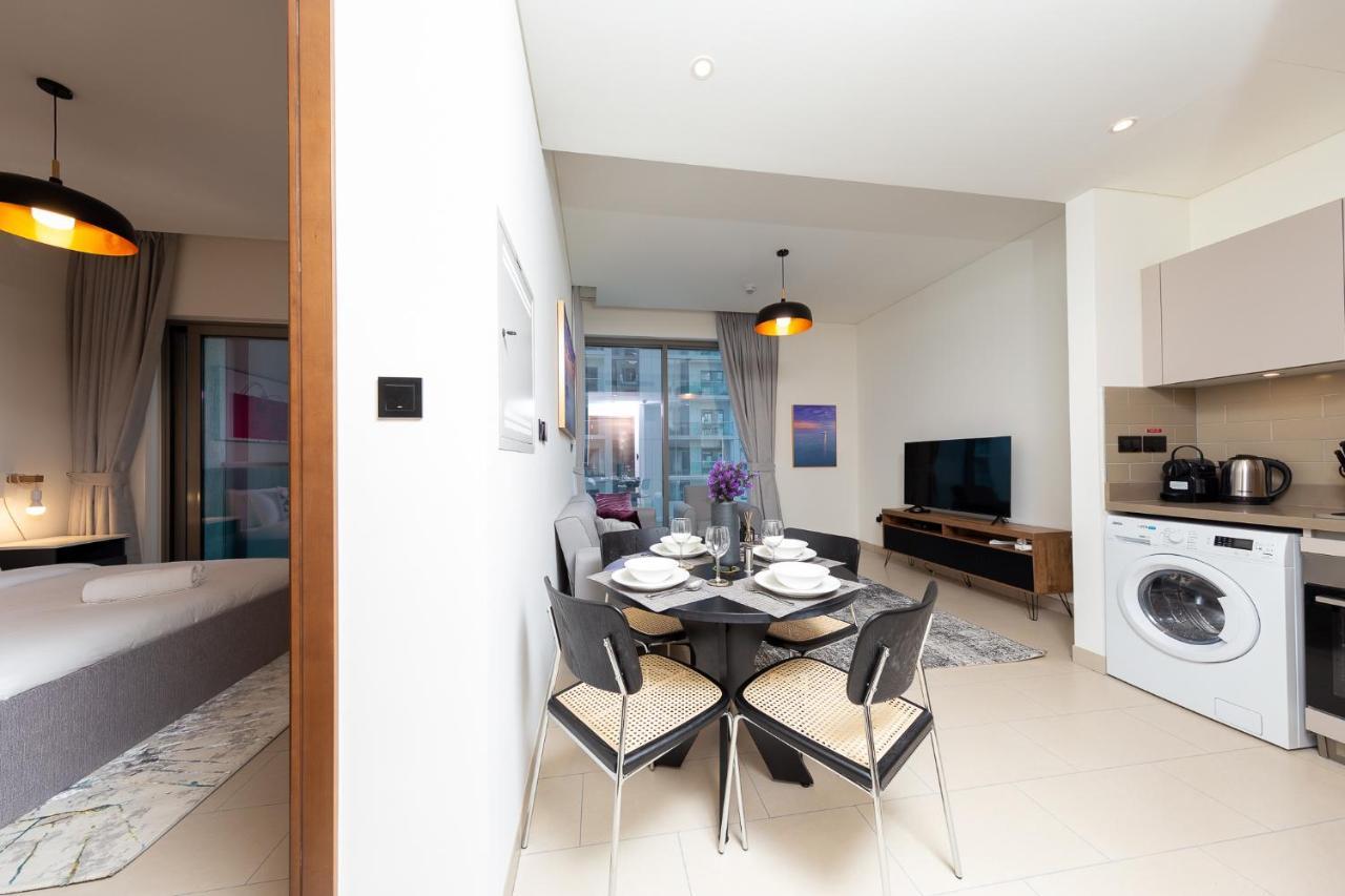 Beautiful 1br - Close To Downtown With Pool And Gym