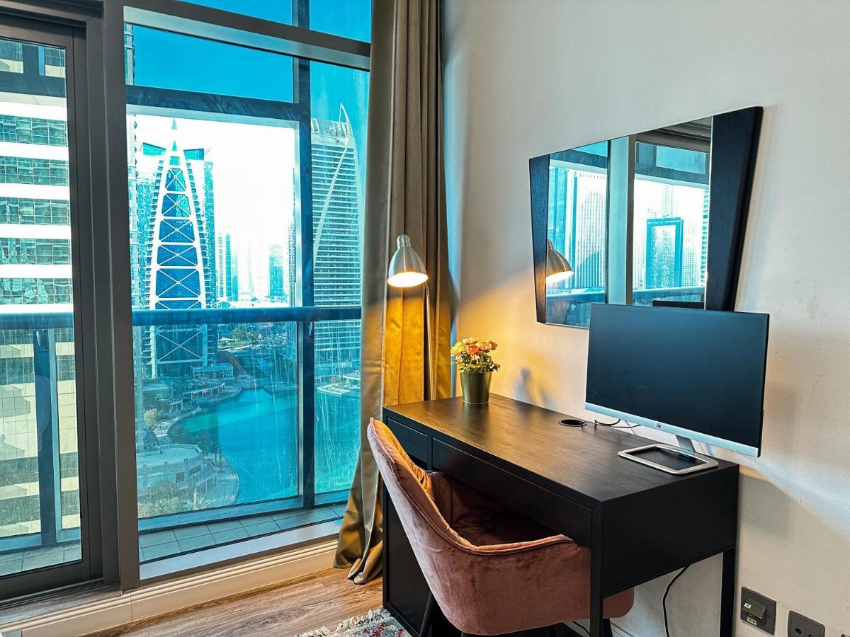 La Buena Vida: Luxe Lakeview Near Metro *