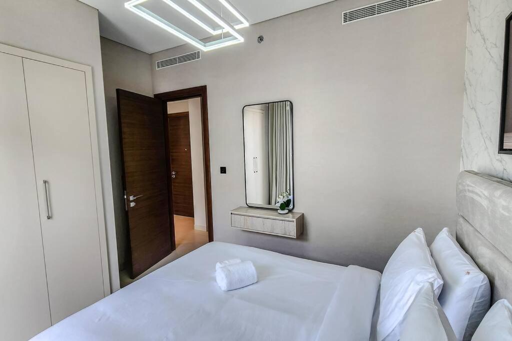 By Latinem Luxury 1br Cvr B3102 Near Burj Khalifa Apartment