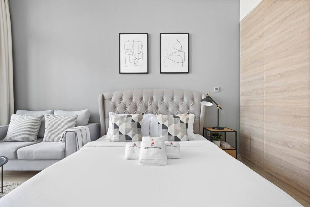 Stonetree - Studio One Tower Studio - Canal View Apartment Dubai