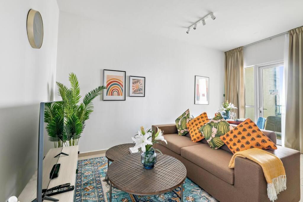 Stonetree - Furnished 1 Bedroom Near To Tram Apartment