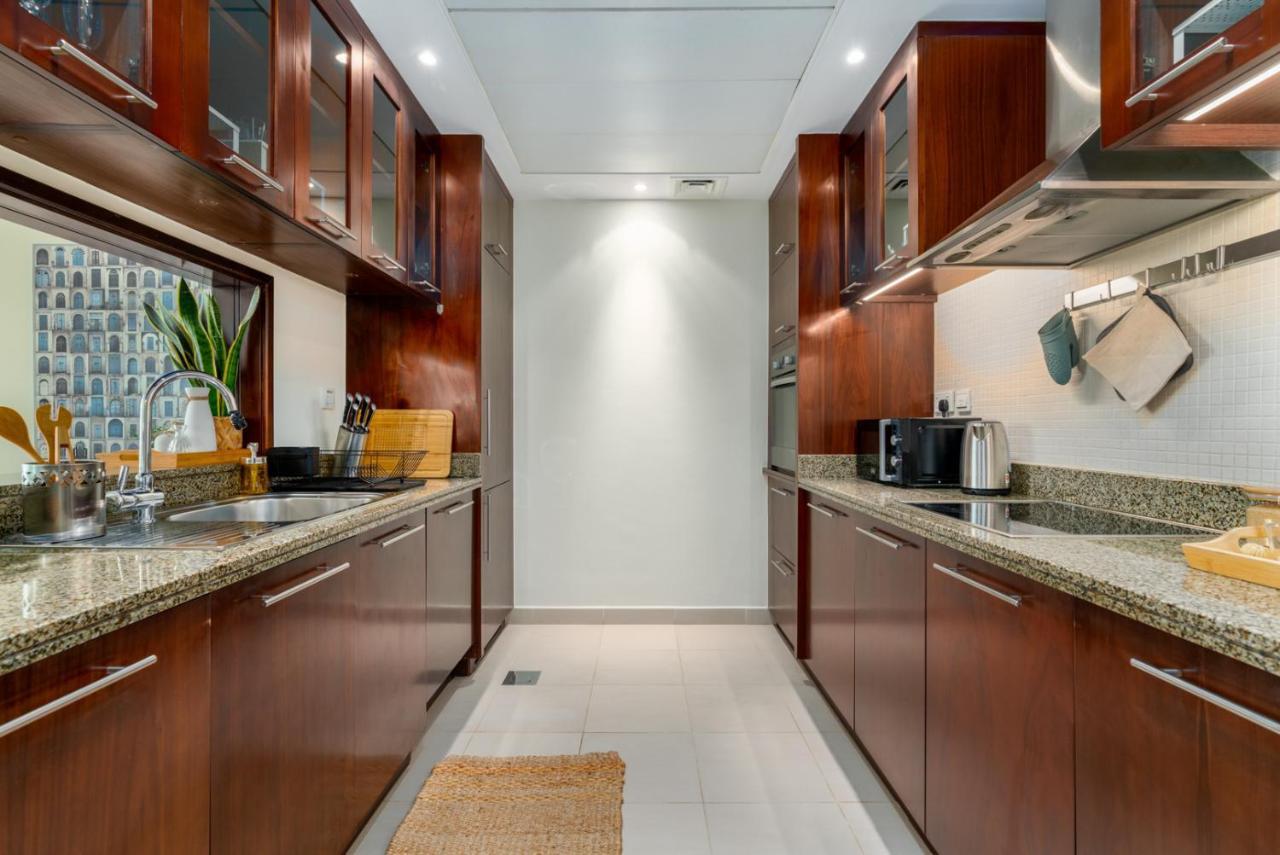 Boutique Sea Views - Marina Apartment Dubai