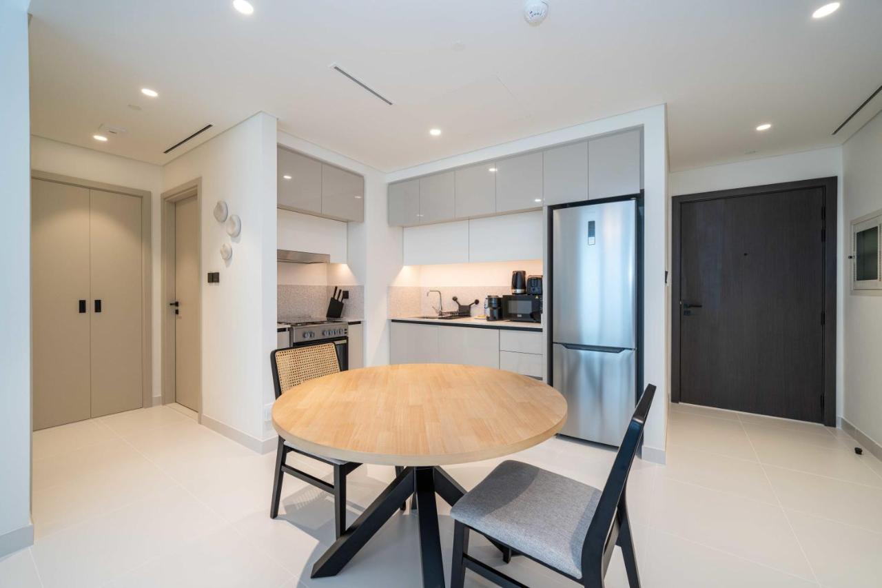 Marina Vista 1 Bed With Private And Gorgeous Skyline Apartment *