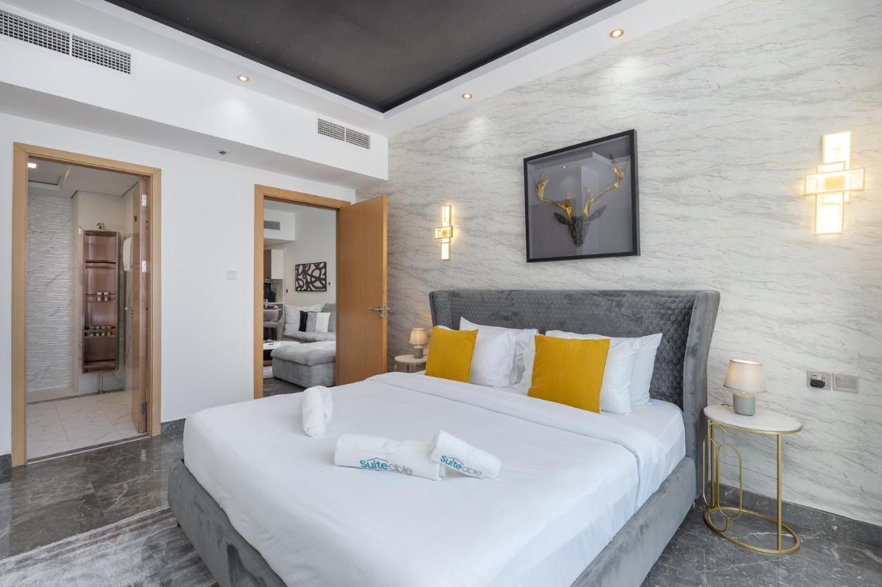 Modern Comfort In A Spacious - Suiteable Apartment