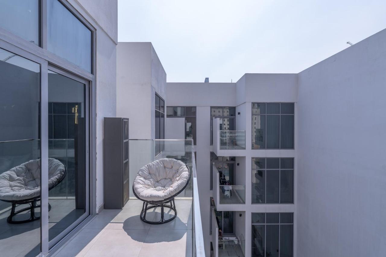 Modern Comfort In A Spacious - Suiteable Dubai