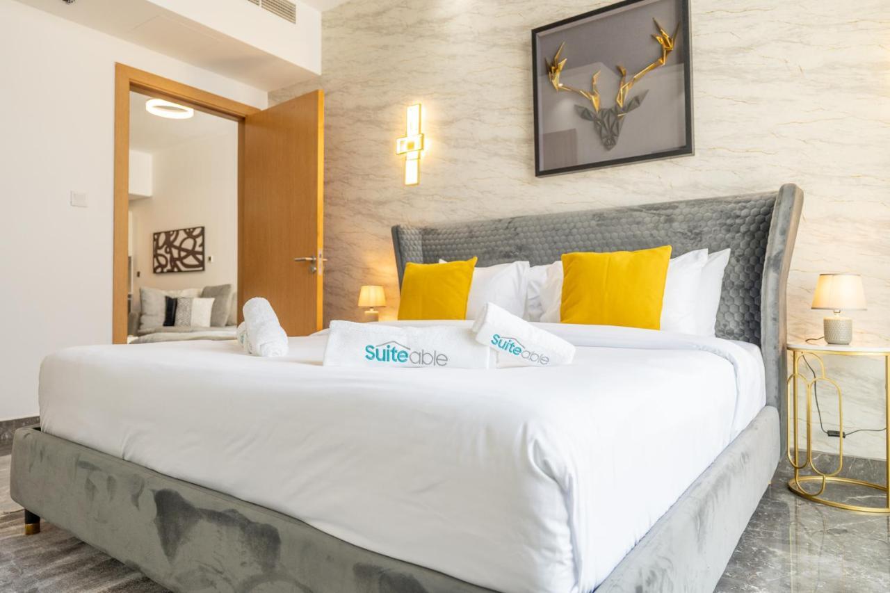 Apartment Modern Comfort In A Spacious - Suiteable *