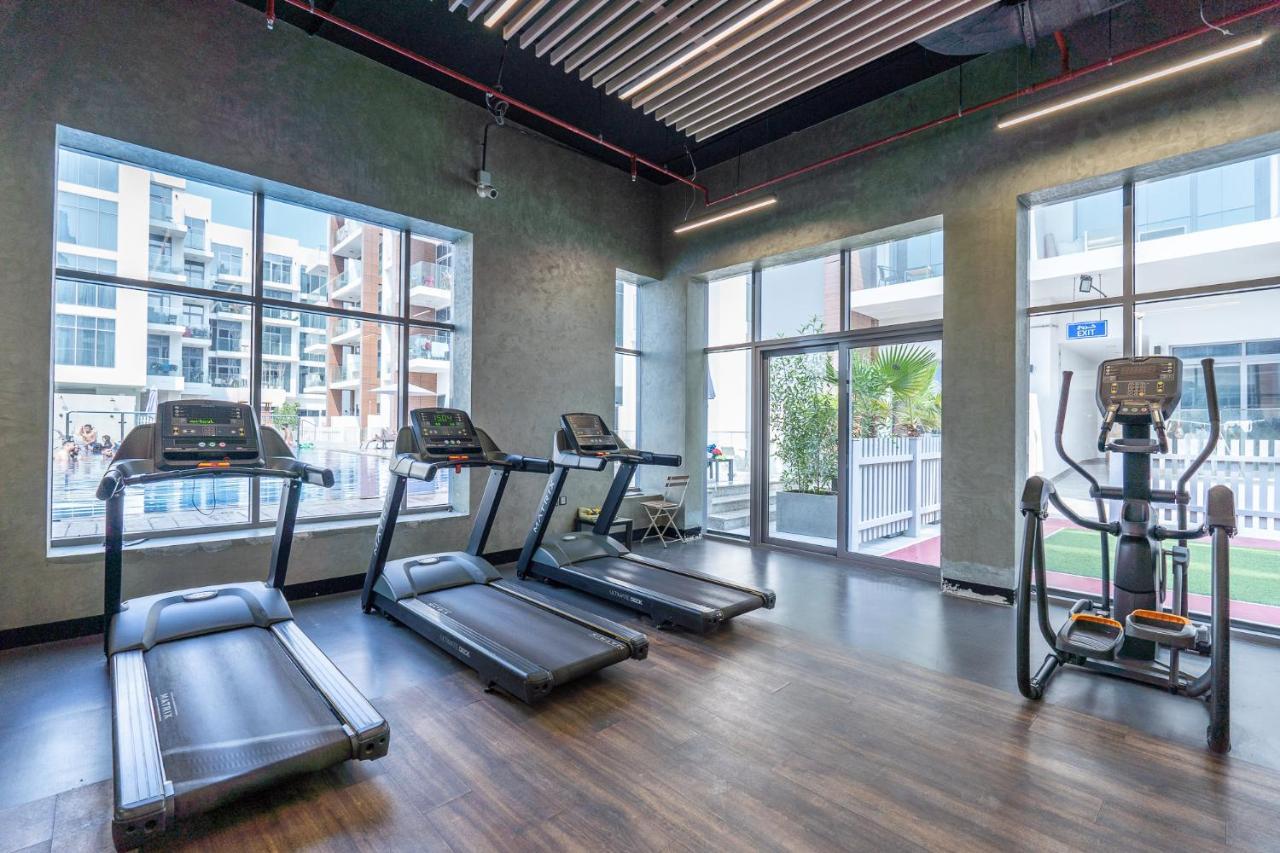Modern Comfort In A Spacious - Suiteable