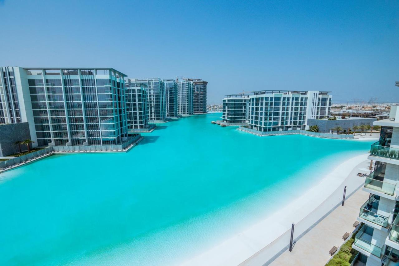 Higuests - Step Into Heaven In Lakeside Apartment