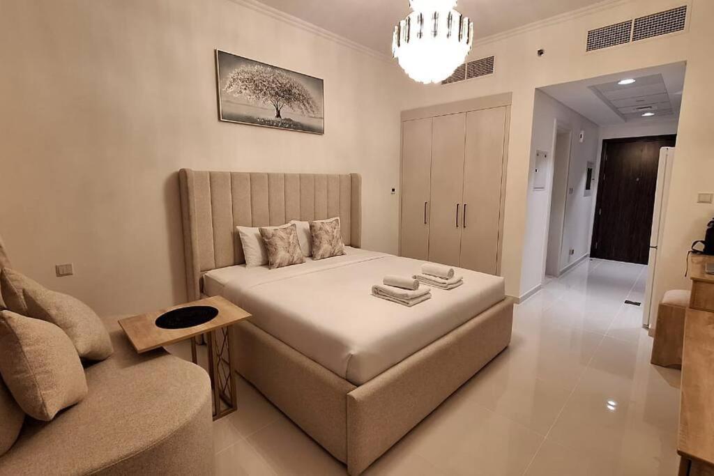 Apartment Damac Dream With King Bed-high Floor-golf View *