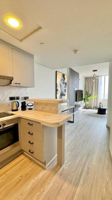 Amazing Modern Spacious Studio At Sky Gardens Difc Apartment *