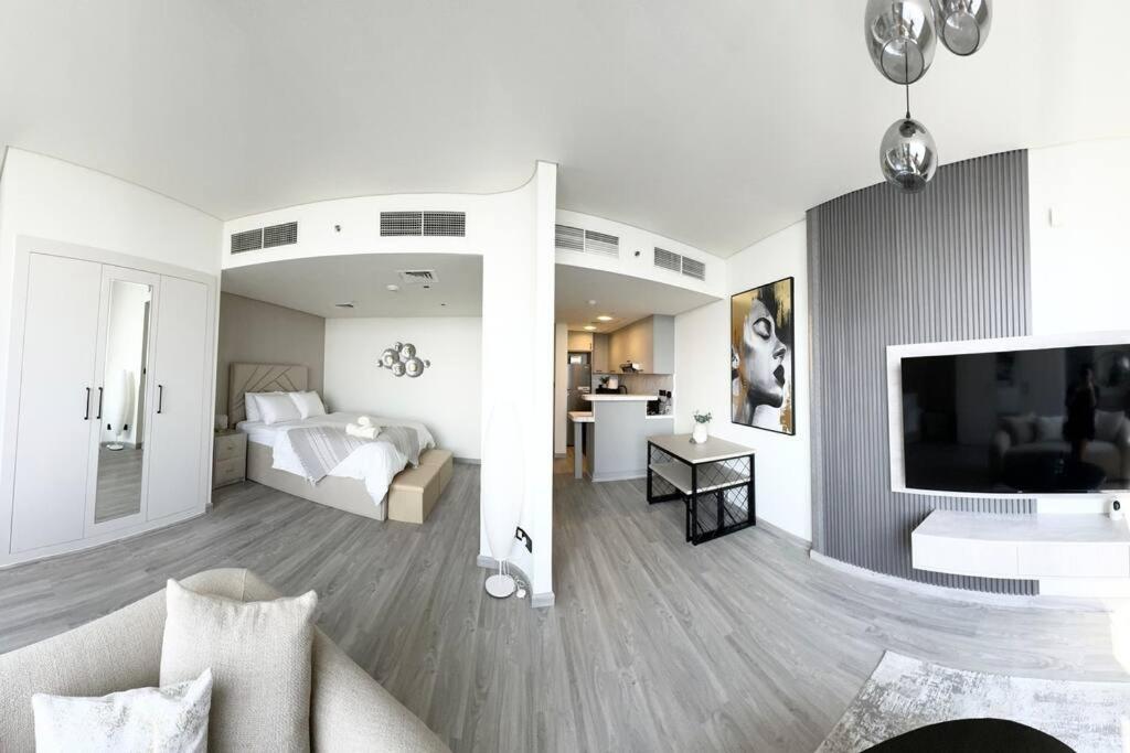Amazing Modern Spacious Studio At Sky Gardens Difc Apartment