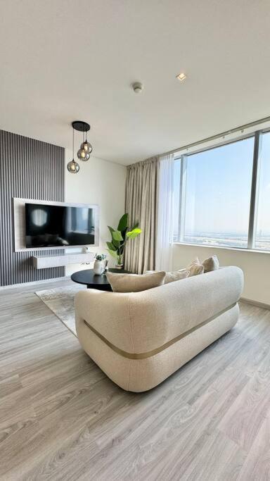 Apartment Amazing Modern Spacious Studio At Sky Gardens Difc Dubai