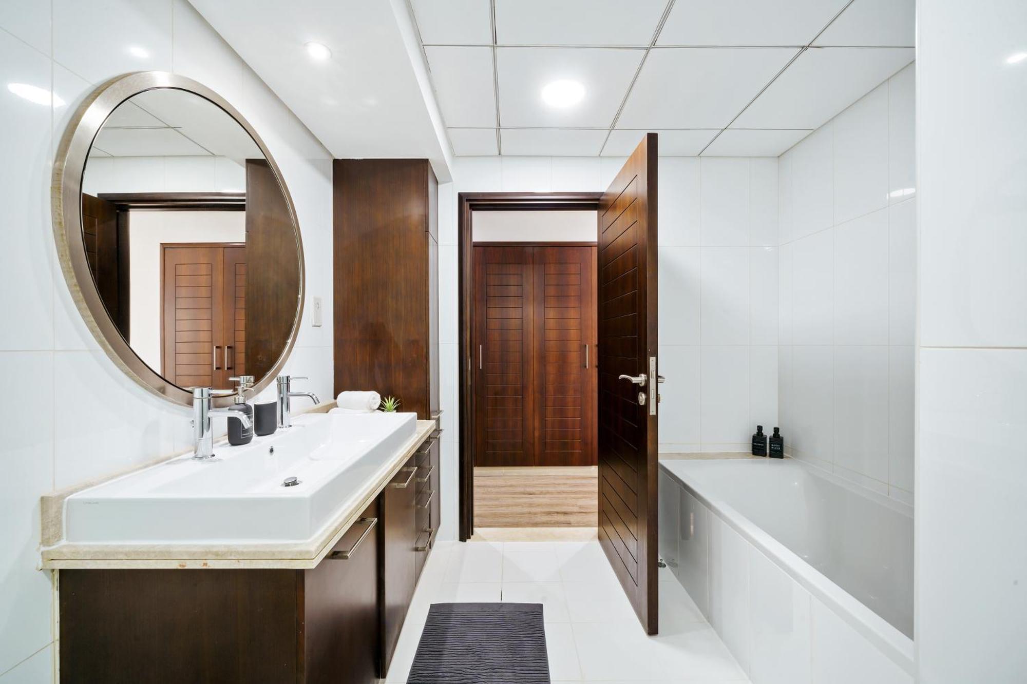 Stylish 2br In Downtown - Walk 2 Opera Apartment