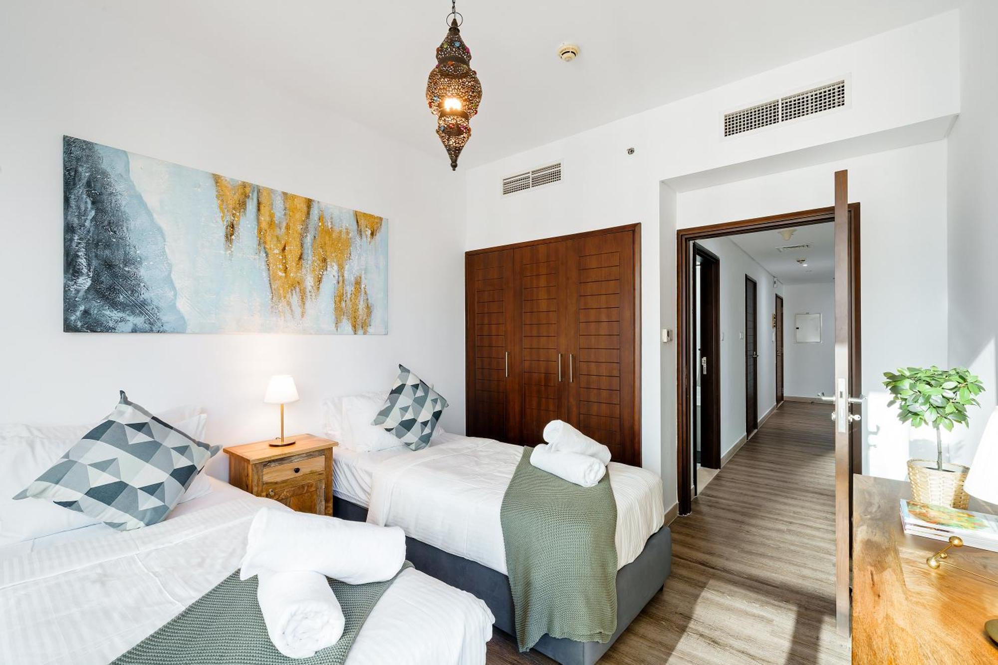 Stylish 2br In Downtown - Walk 2 Opera