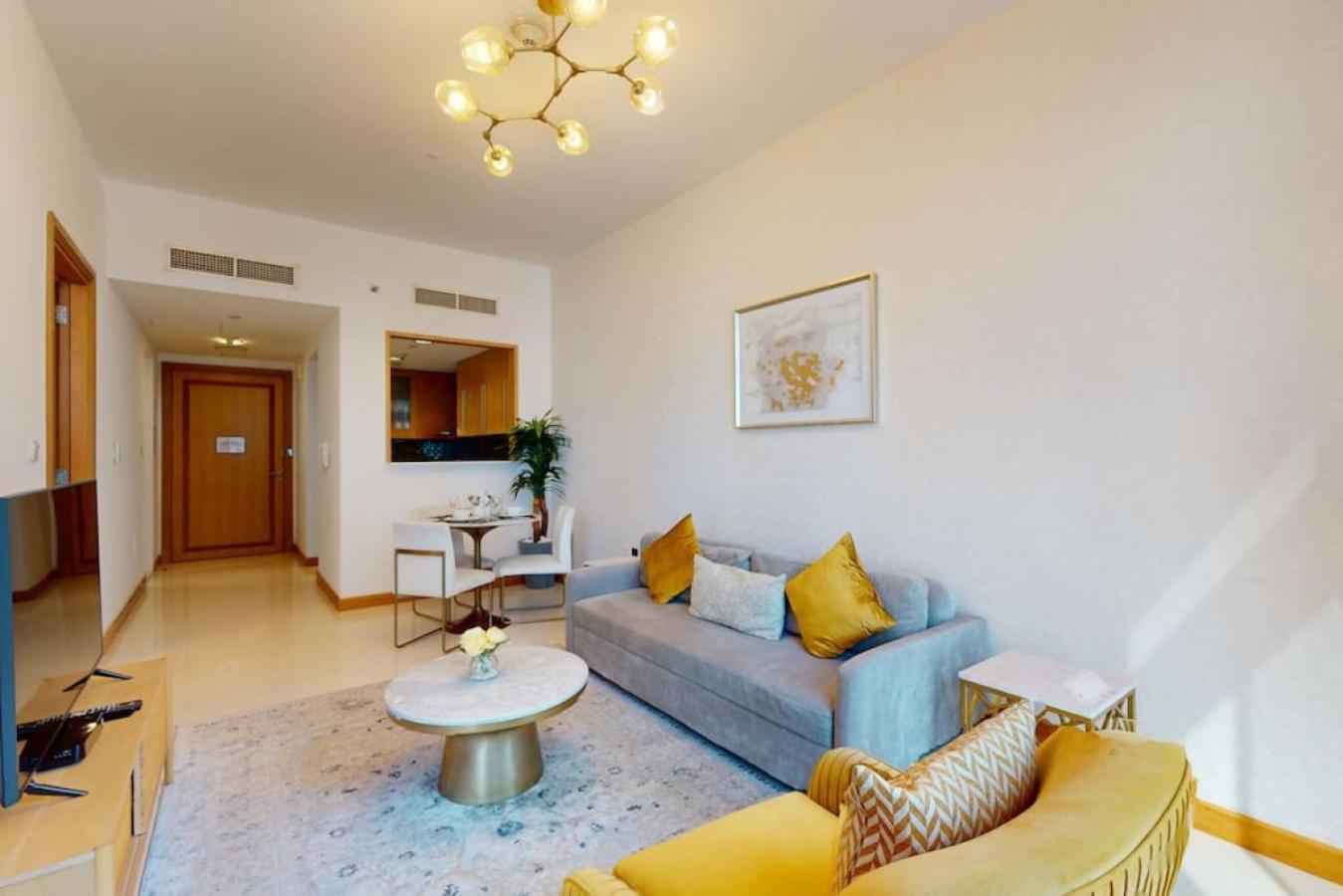 Iris Blue - Neat One Bedroom Apartment *
