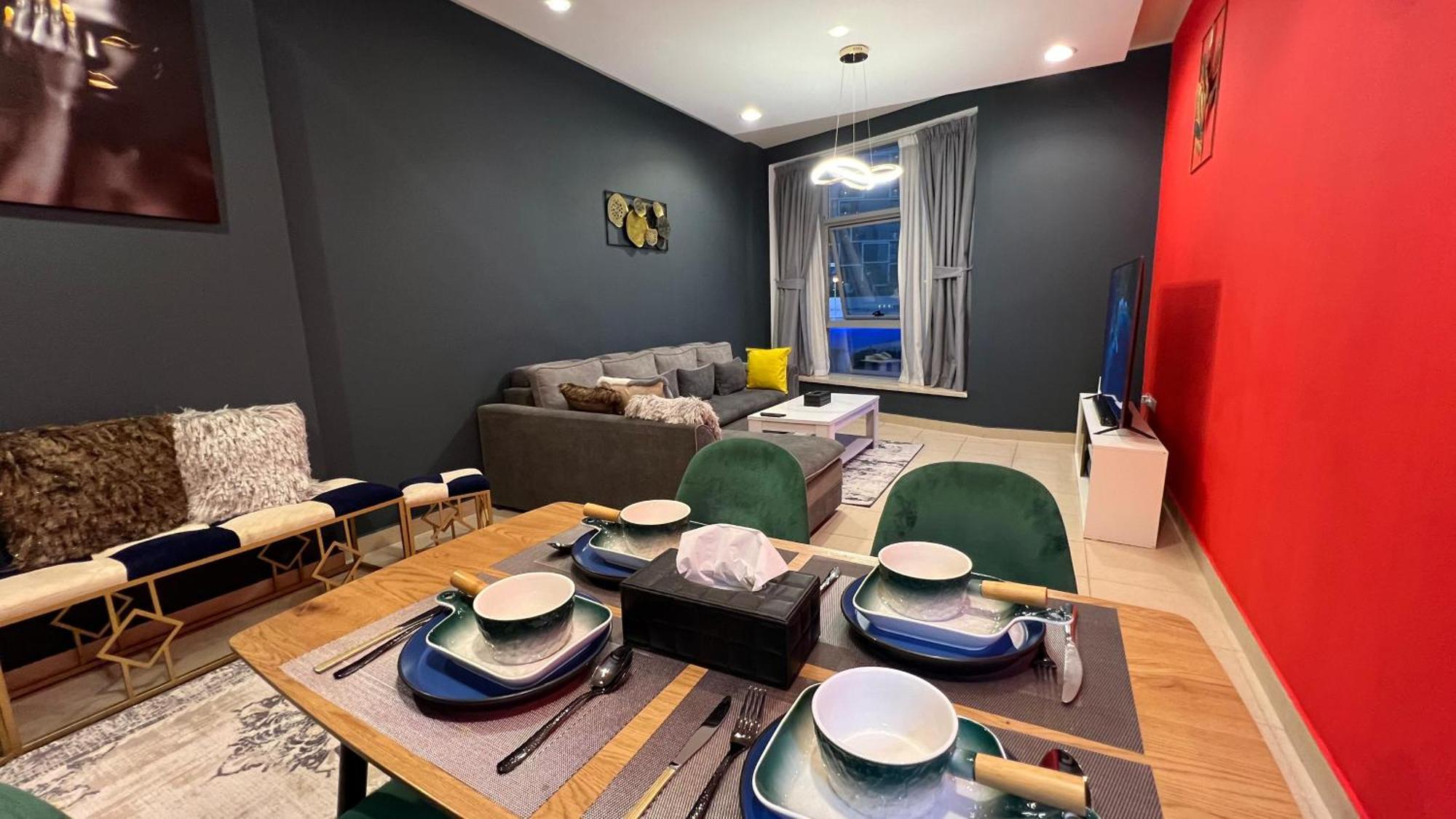 Premium Marina Two Bedroom With Sea View - Family Only *