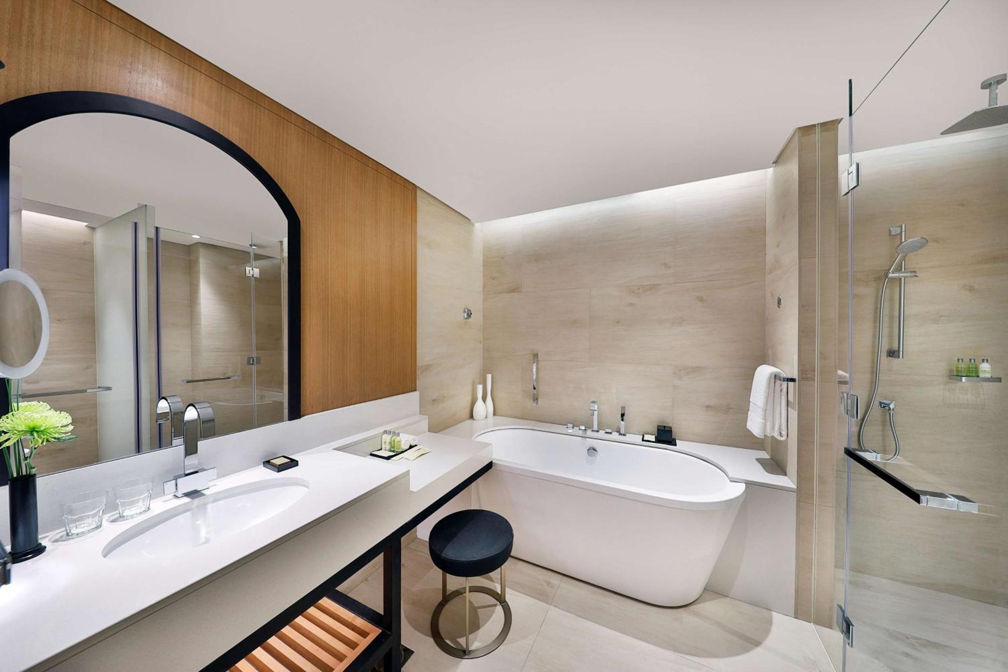 Doubletree By Hilton - Business Bay 4*