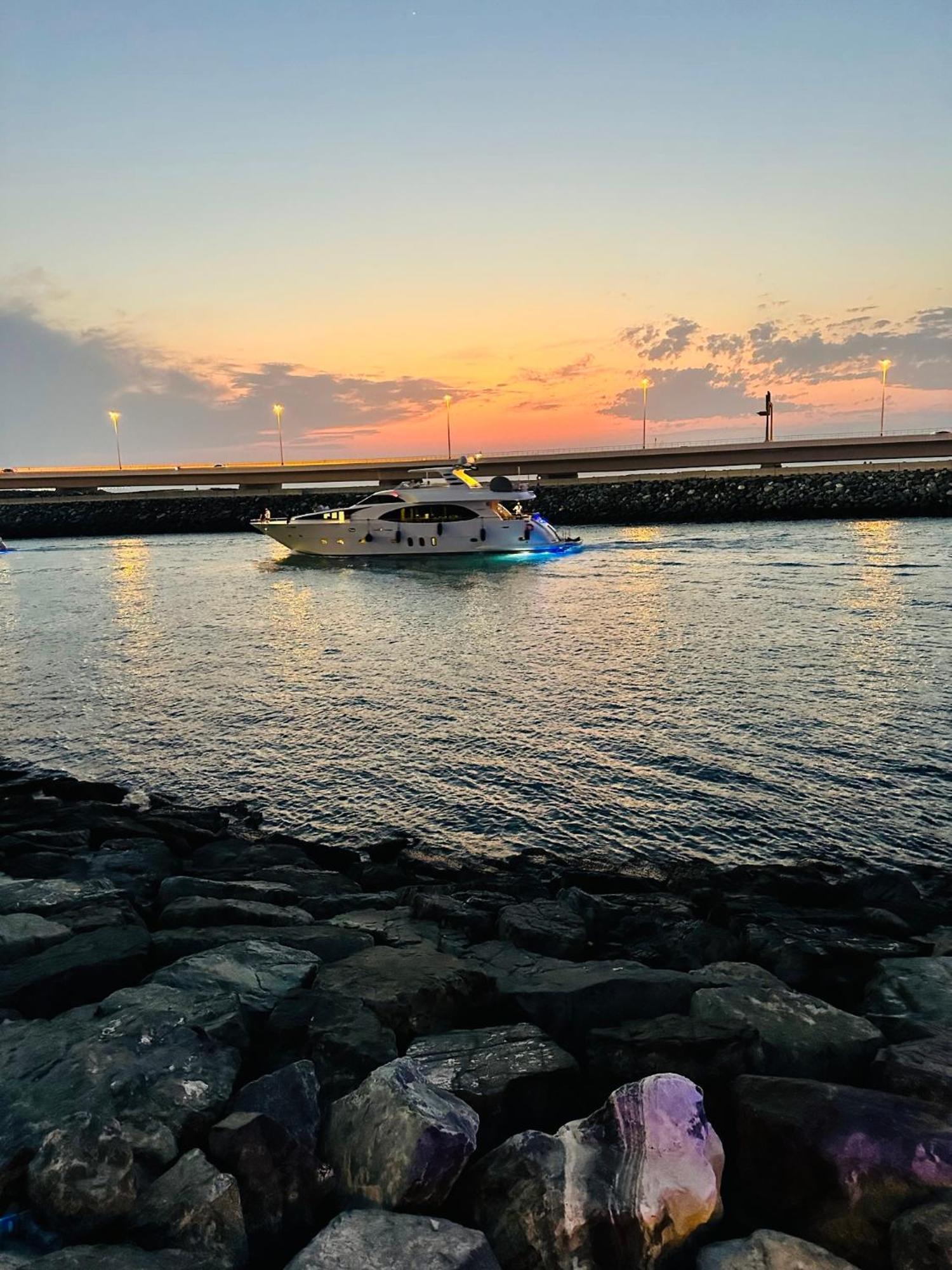 View Marina Host