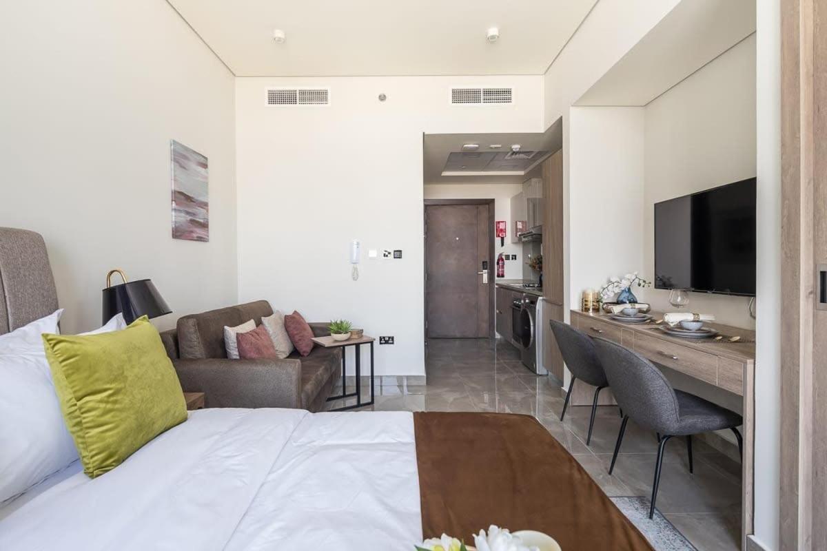 Frank Porter - Majestique 2 Apartment *