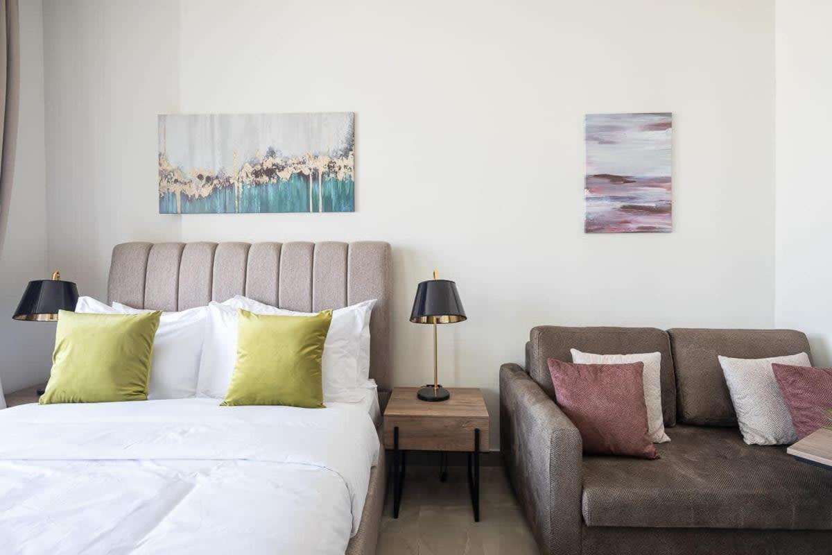 Frank Porter - Majestique 2 Apartment Dubai