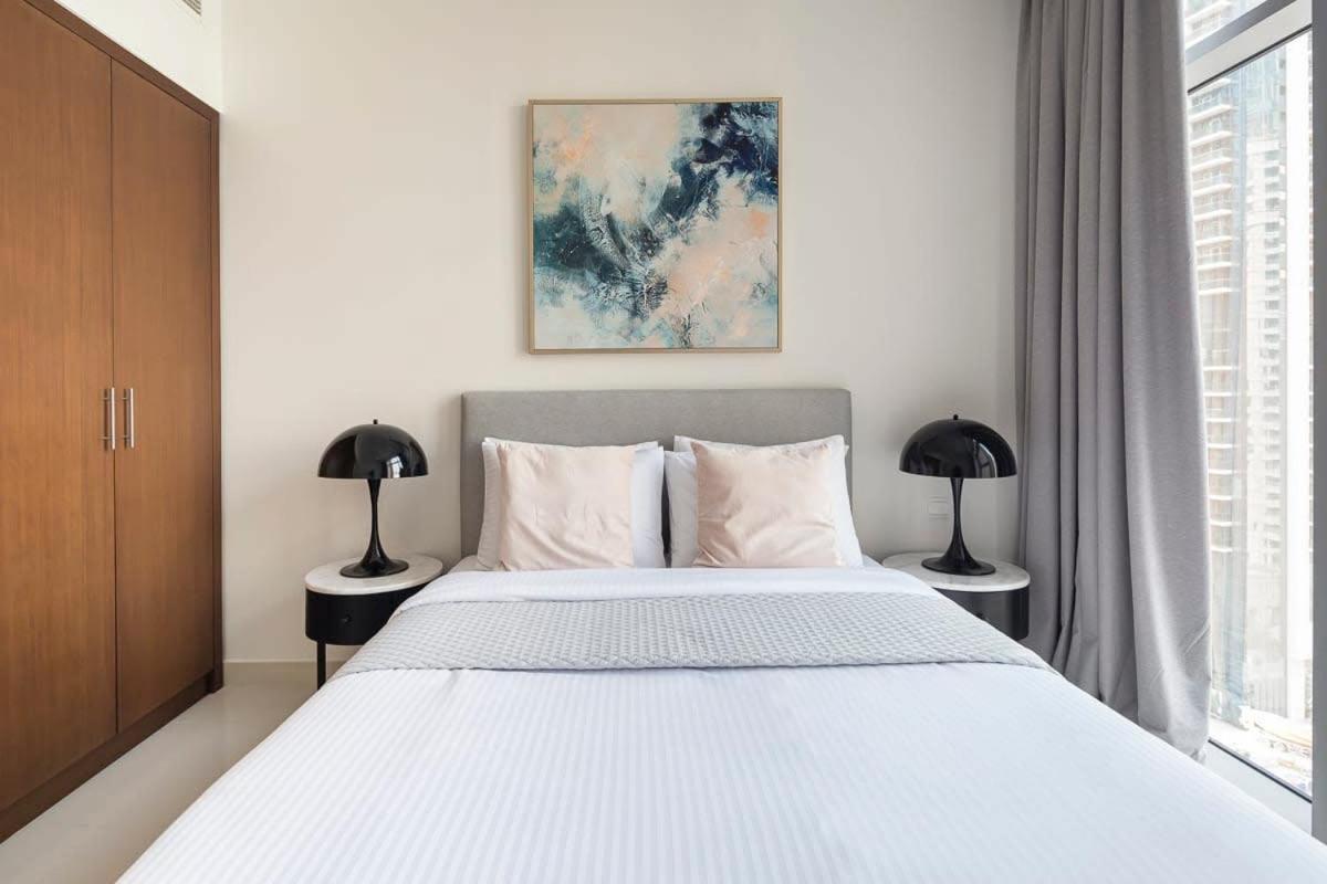 Frank Porter - Boulevard Crescent Apartment Dubai