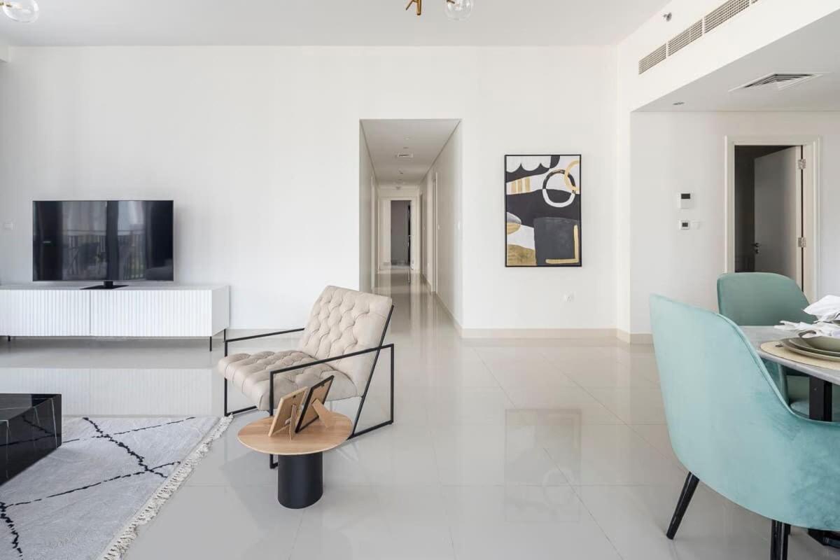 Frank Porter - Boulevard Crescent Apartment