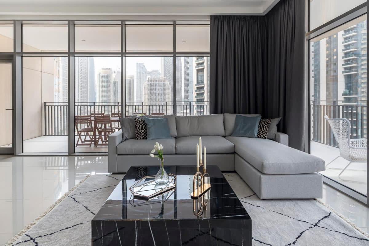 Frank Porter - Boulevard Crescent Apartment *