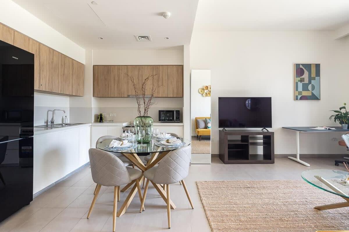 Frank Porter - Executive Residences 2 Apartment