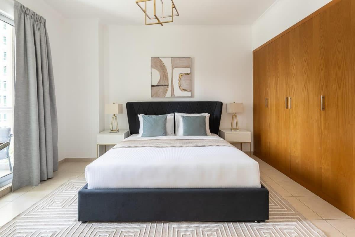Frank Porter - The Residences Tower 3 Apartment Dubai