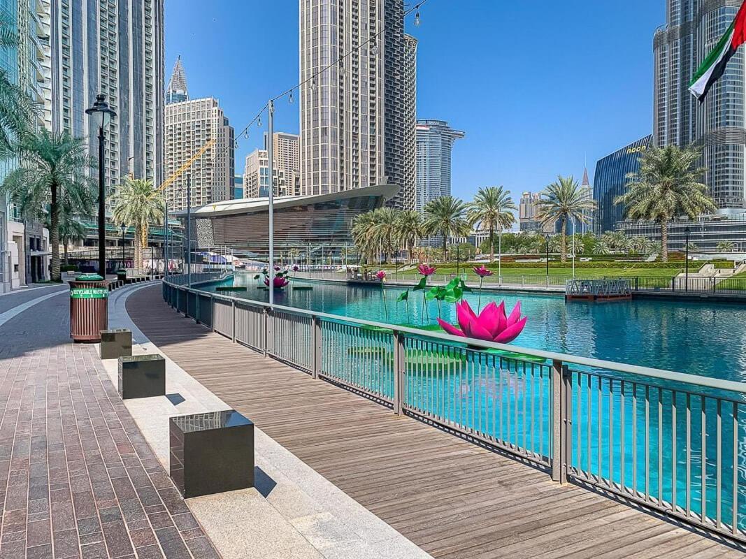 Frank Porter - The Residences Tower 3 *
