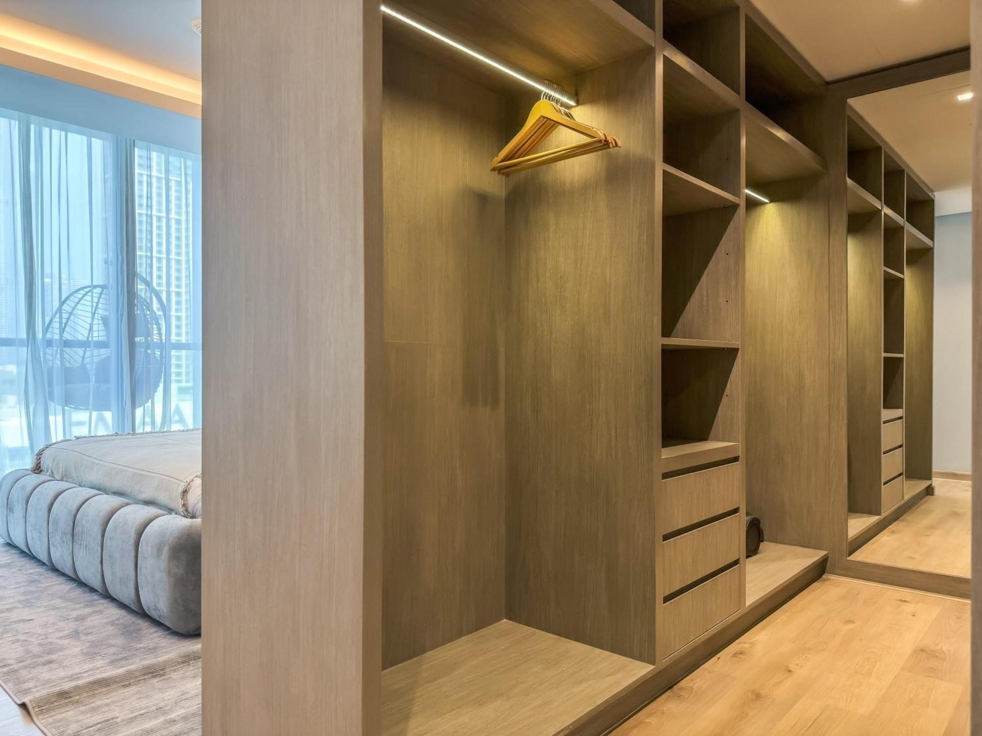 Apartment Majestic 2br Haven With Burj Khalifa View