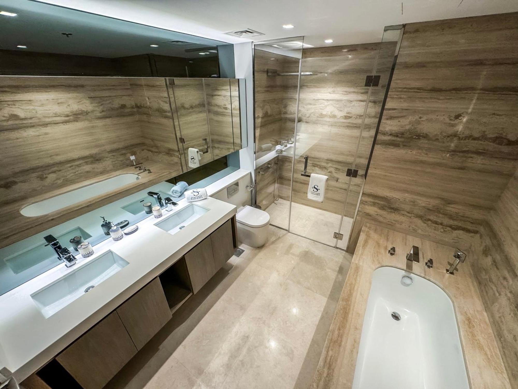Majestic 2br Haven With Burj Khalifa View Apartment *