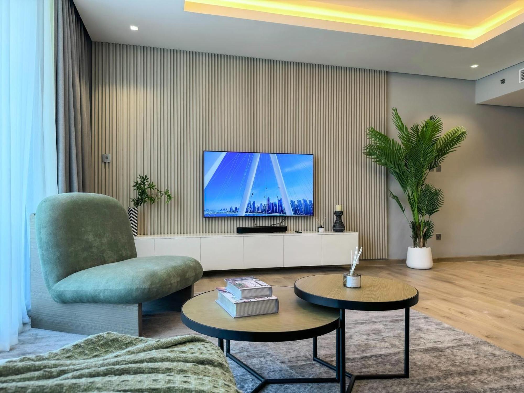 Majestic 2br Haven With Burj Khalifa View Apartment Dubai