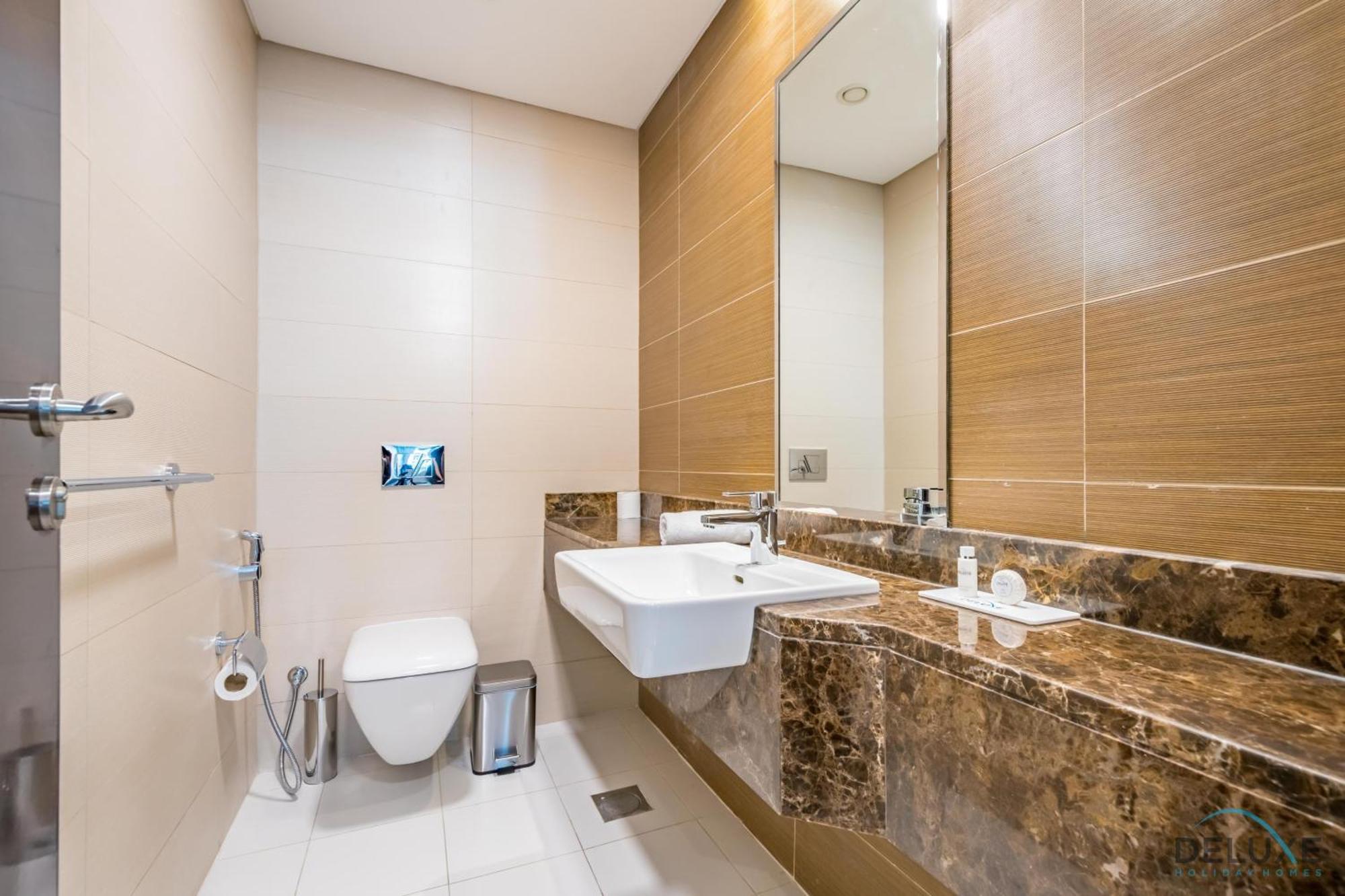 Spacious 2br At Sparkle Tower, Marina By Deluxe Homes Apartment *