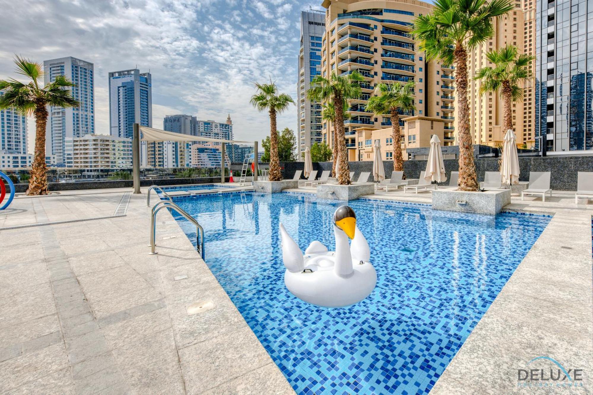 Spacious 2br At Sparkle Tower, Marina By Deluxe Homes Apartment