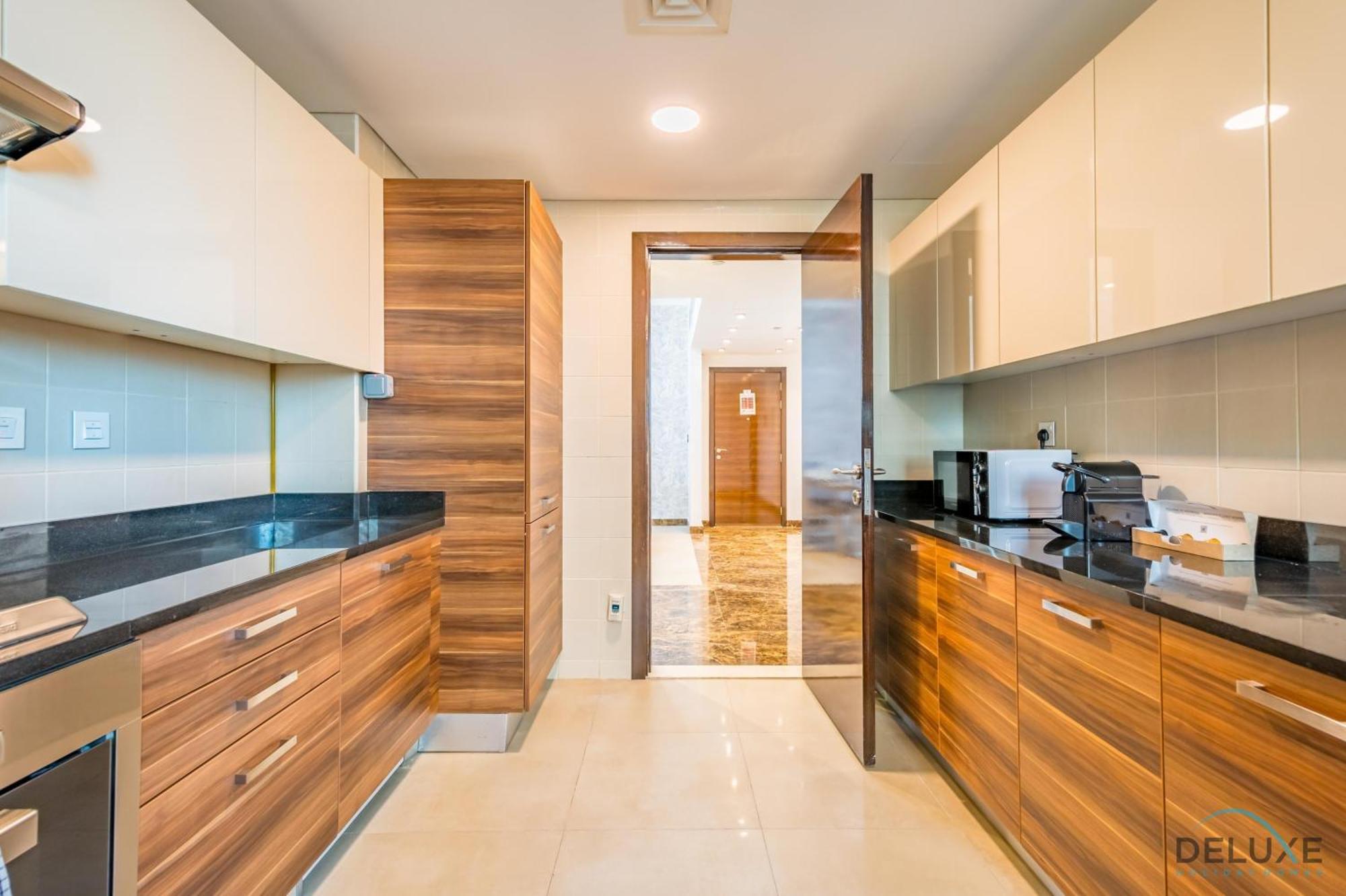 Spacious 2br At Sparkle Tower, Marina By Deluxe Homes Apartment *