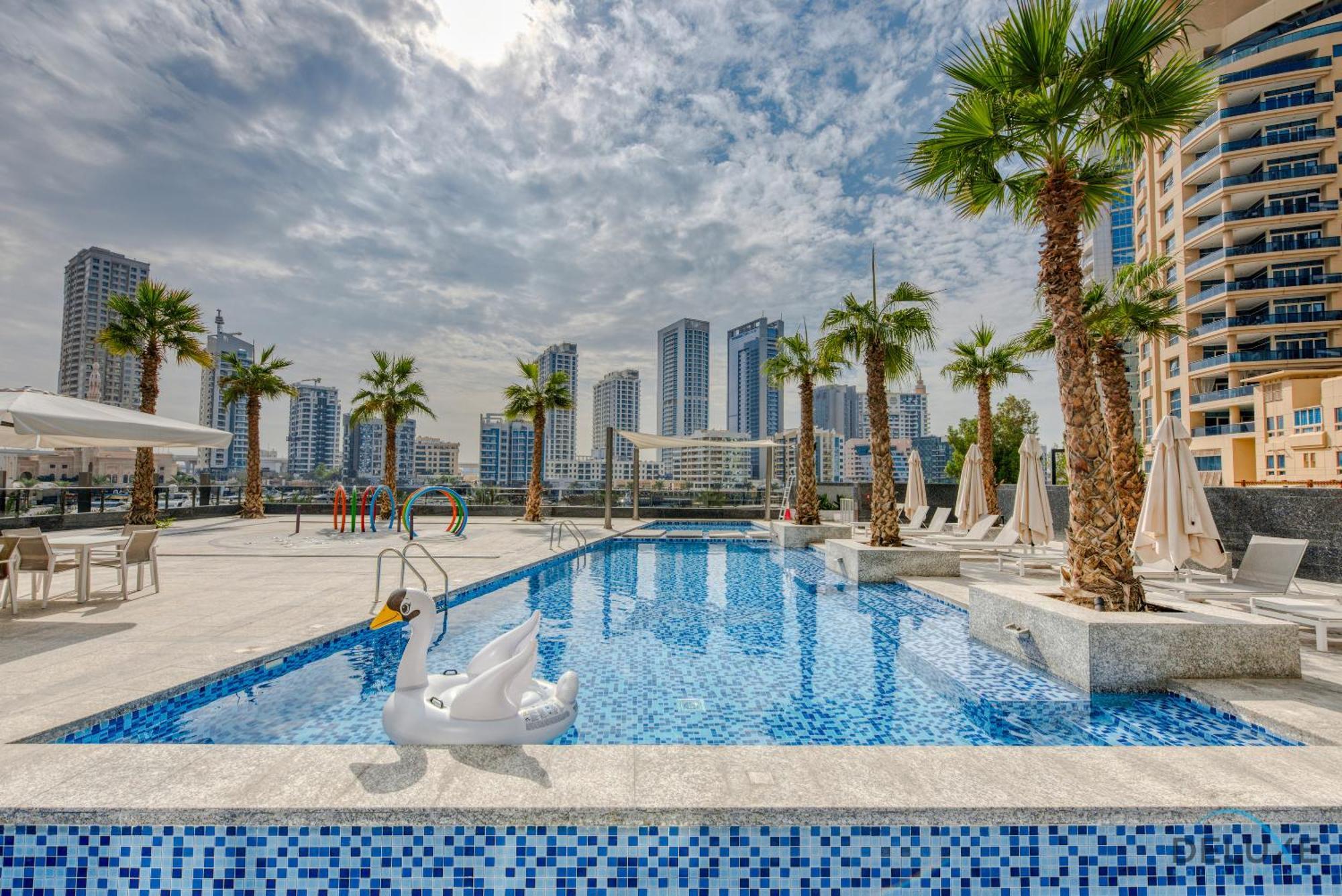 Spacious 2br At Sparkle Tower, Marina By Deluxe Homes Apartment
