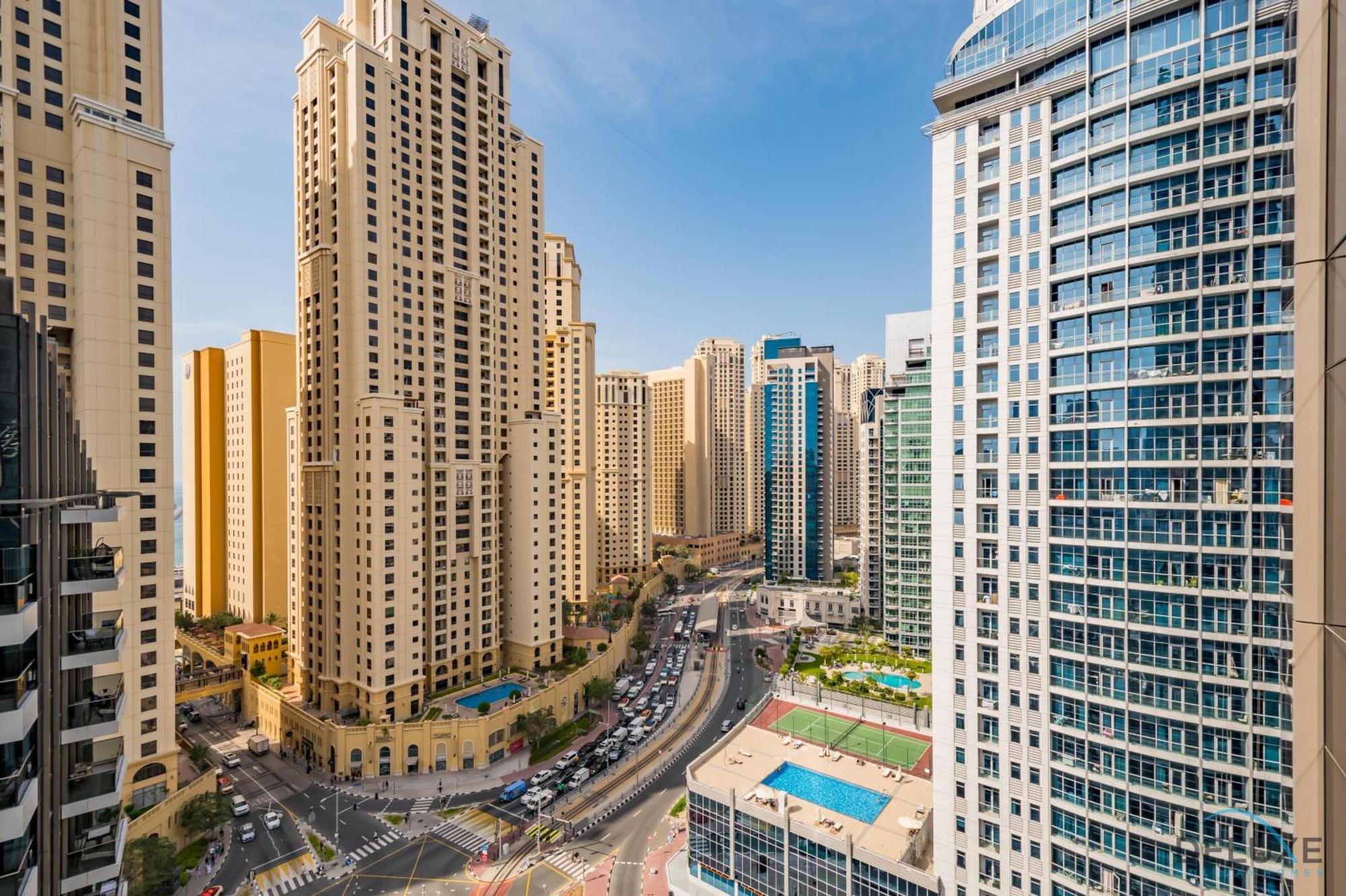 Spacious 2br At Sparkle Tower, Marina By Deluxe Homes Apartment
