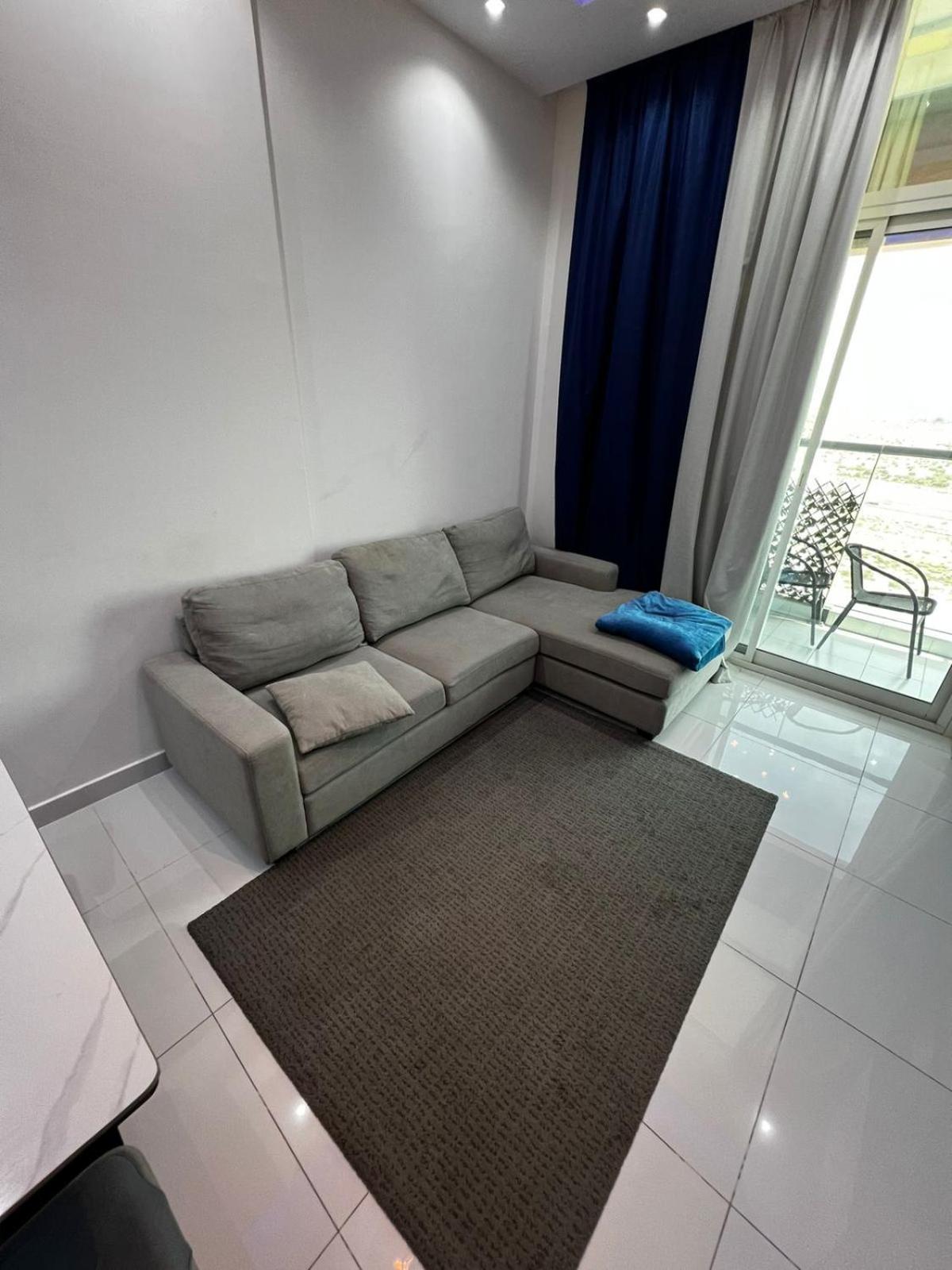 Apartment 1bhk Serviced Luxury With Kids *