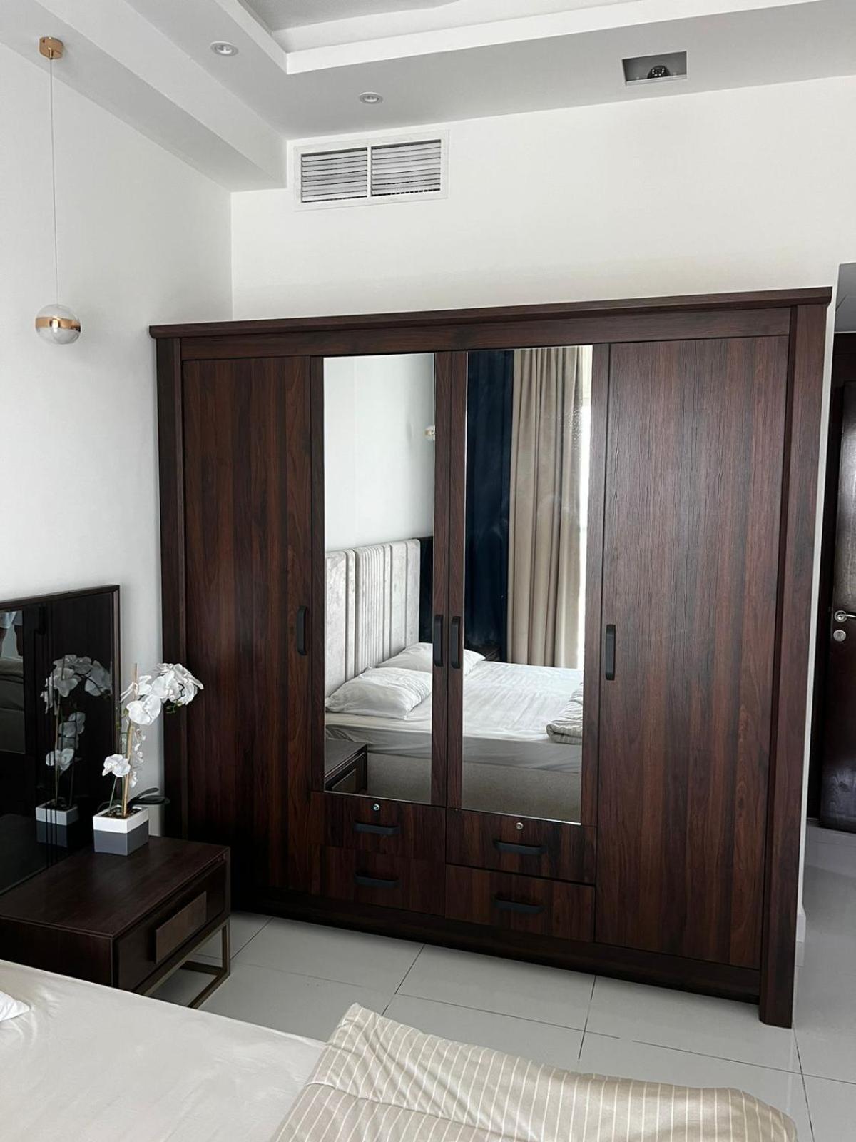 Apartment 1bhk Serviced Luxury With Kids Dubai