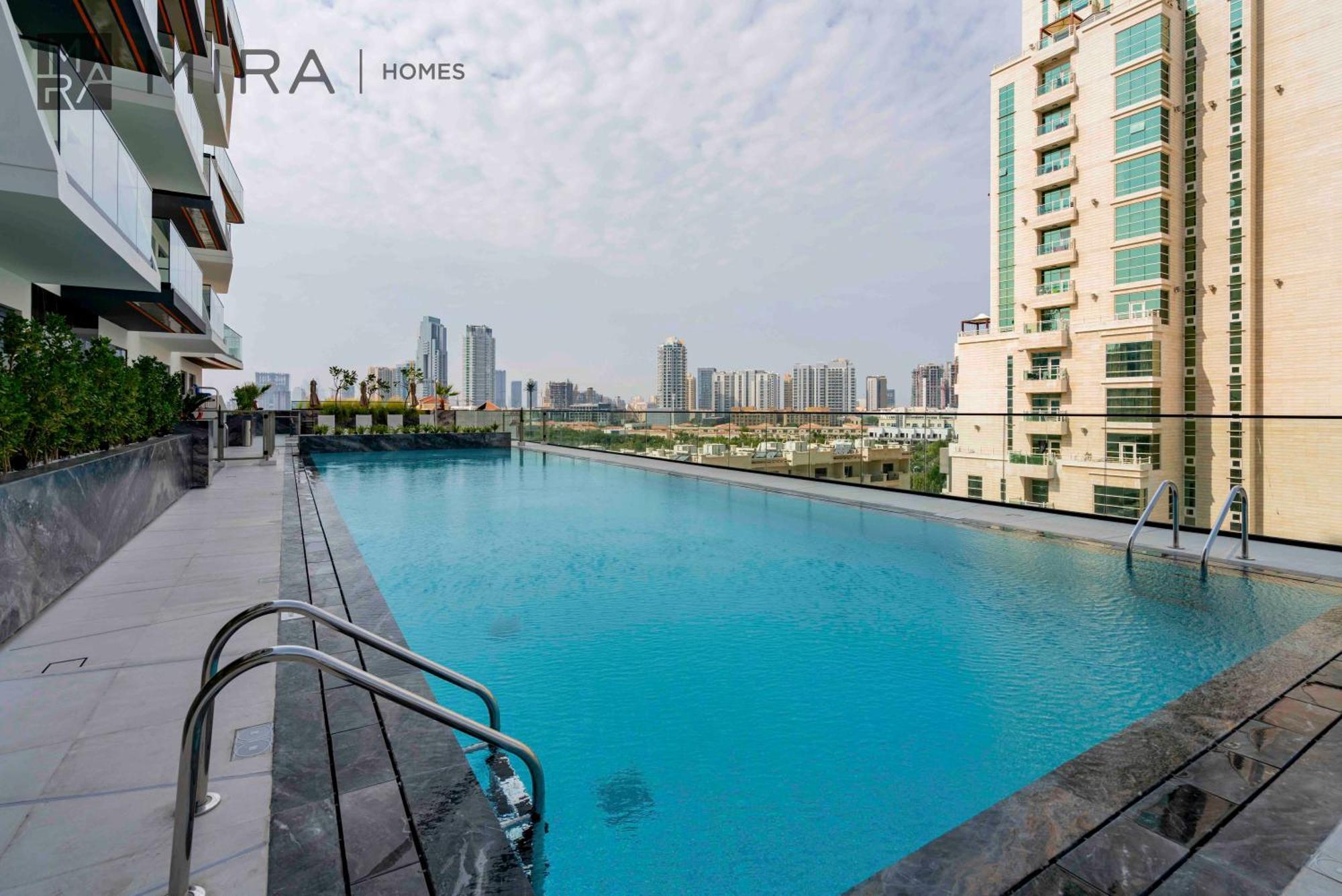 Mira Homes - Lovely Serviced With Pool Access *