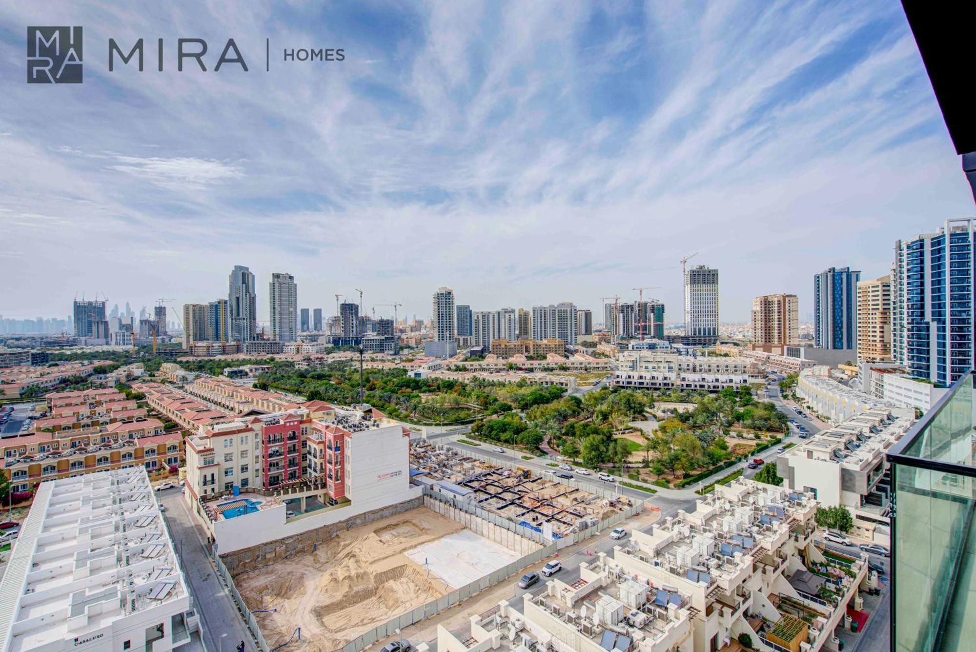Mira Homes - Lovely Serviced With Pool Access *