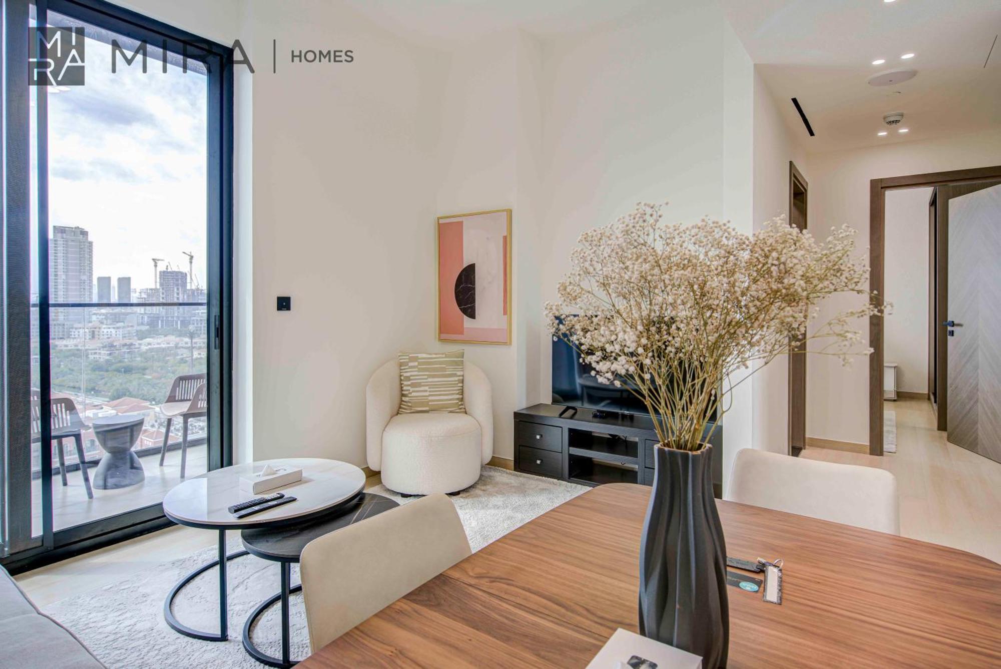 Mira Homes - Lovely Serviced With Pool Access
