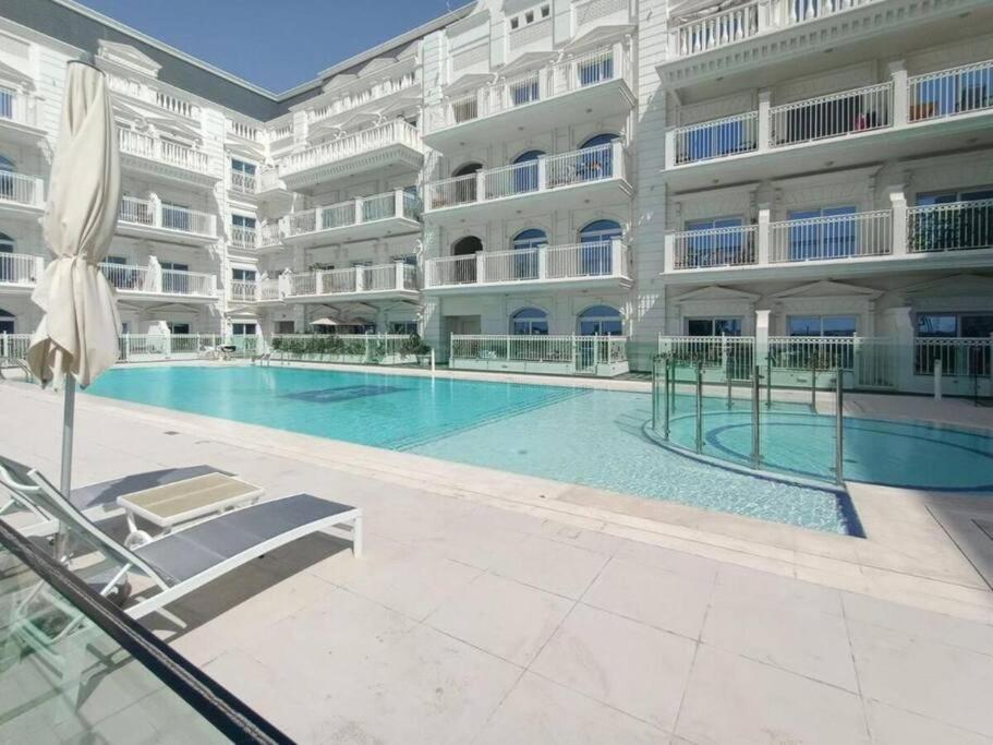 Apartment In Vincitore Palacio Arjan