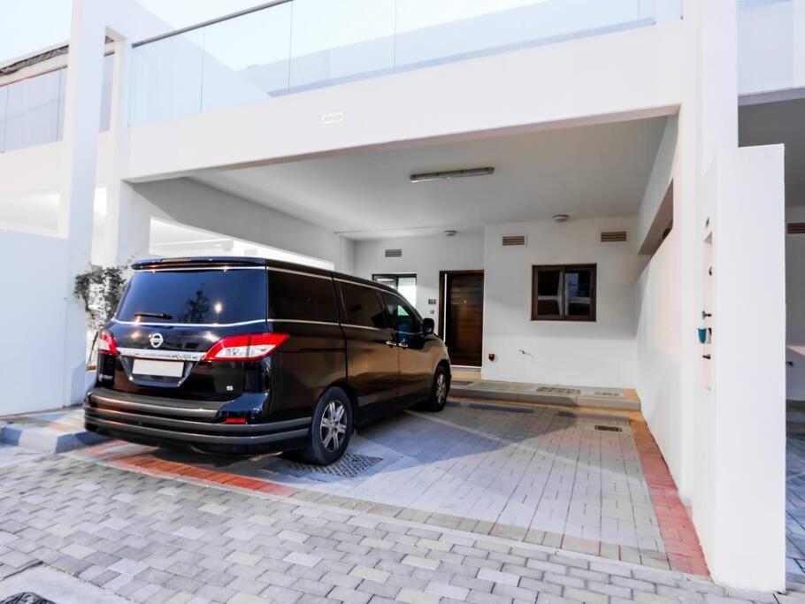 Fully Furnished With Terrace And Balcony *