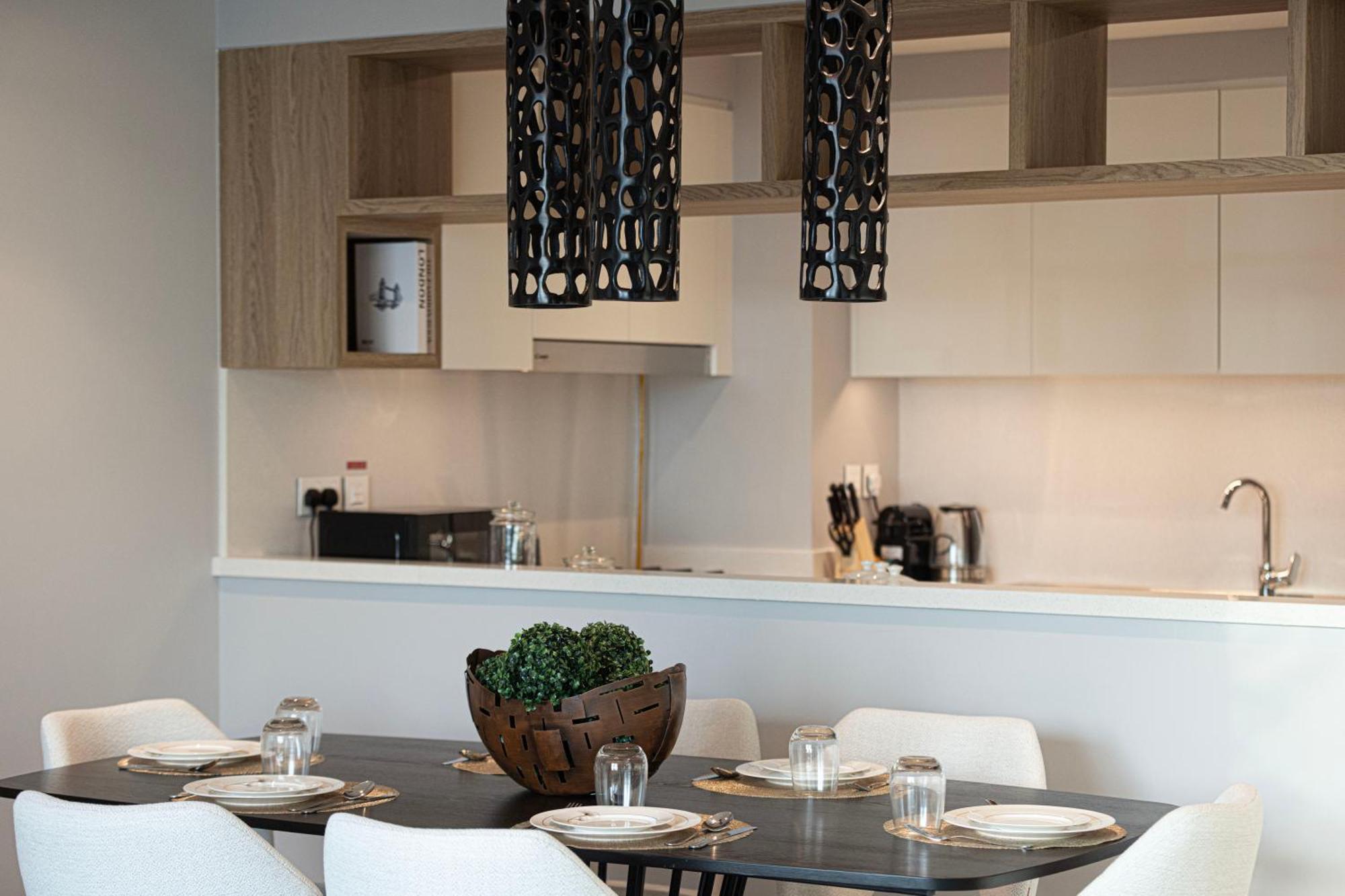 Magnificent - Luxurious 3+ 1 Bedroom With Burj Khalifa View Apartment Dubai